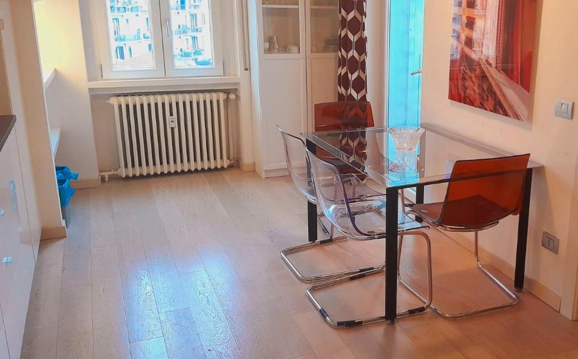 Piazzale Susa Bright Flat Con Veranda ميلان المظهر الخارجي الصورة